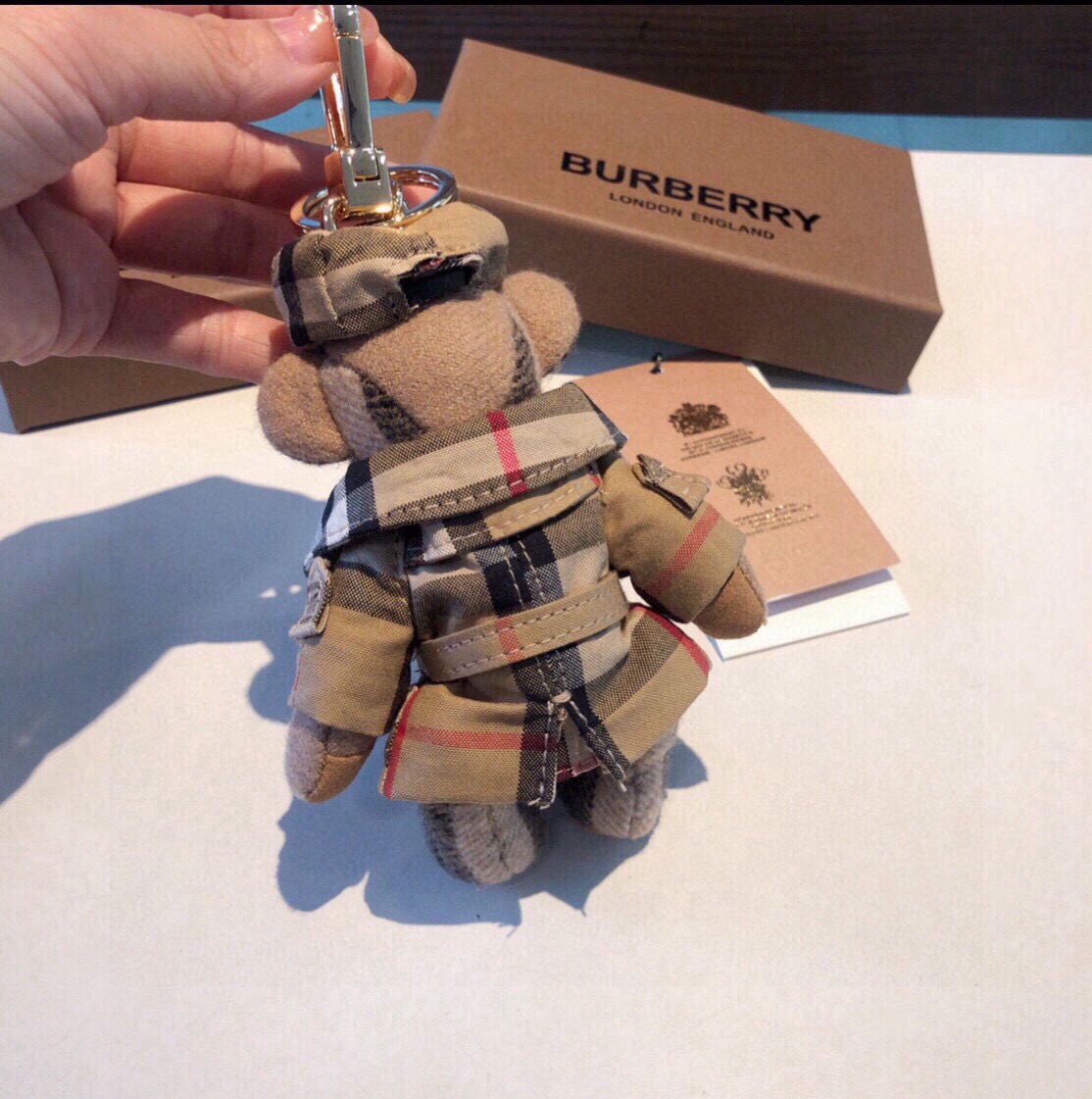 Burberry代工厂小熊🐻挂件，巴宝莉披丝巾泰迪熊钥匙扣挂件  温柔到心里🥰  准备已久、精致自留 ！ 内部填充物与专