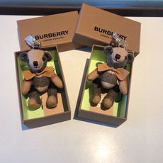 Burberry代工厂小熊🐻挂件 ,熊泰迪熊钥匙扣挂件 温柔到心里🥰 准备已久、精致自留 ! 内部填充物与专柜一致, Burberry代工厂小熊🐻挂件 ,熊泰迪熊钥匙扣挂件 温柔到心里🥰 准备已久、精致自留 ! 内部填充物与专柜一致,