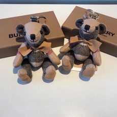 Burberry代工厂小熊🐻挂件 ,熊泰迪熊钥匙扣挂件 温柔到心里🥰 准备已久、精致自留 ! 内部填充物与专柜一致, Burberry代工厂小熊🐻挂件 ,熊泰迪熊钥匙扣挂件 温柔到心里🥰 准备已久、精致自留 ! 内部填充物与专柜一致,