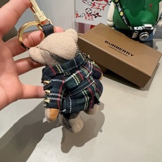 🔥Burberry代工厂小熊🐻挂饰,巴宝莉格子风衣熊 肩膀铆钉 钥匙扣包包挂件 温柔到心里🥰 准备已久、精致自留 ! 🔥Burberry代工厂小熊🐻挂饰,巴宝莉格子风衣熊 肩膀铆钉 钥匙扣包包挂件 温柔到心里🥰 准备已久、精致自留 !