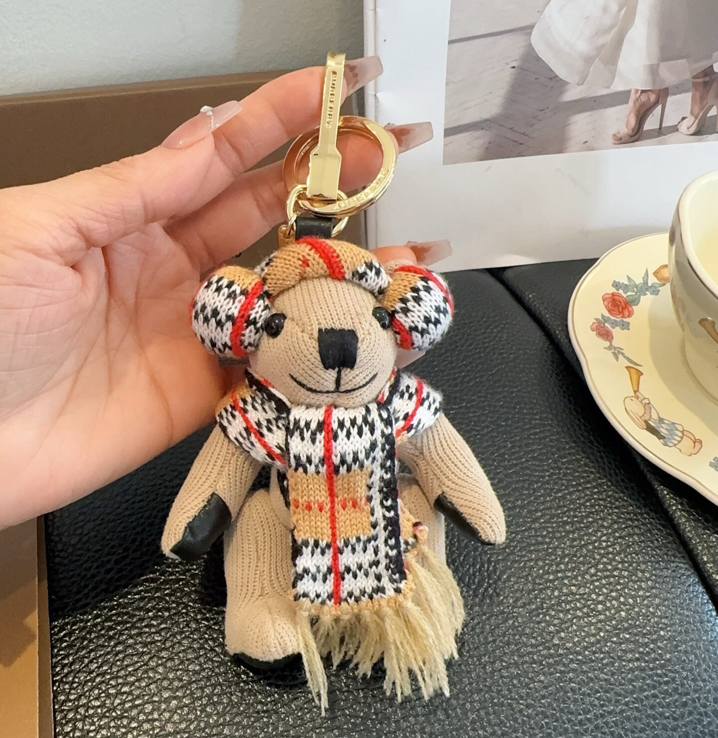 🔥Burberry代工厂小熊🐻挂件，巴宝莉🐻围巾🧣泰迪熊钥匙扣包饰挂件  温柔到心里🥰  准备已久、精致自留 ！ 内部填