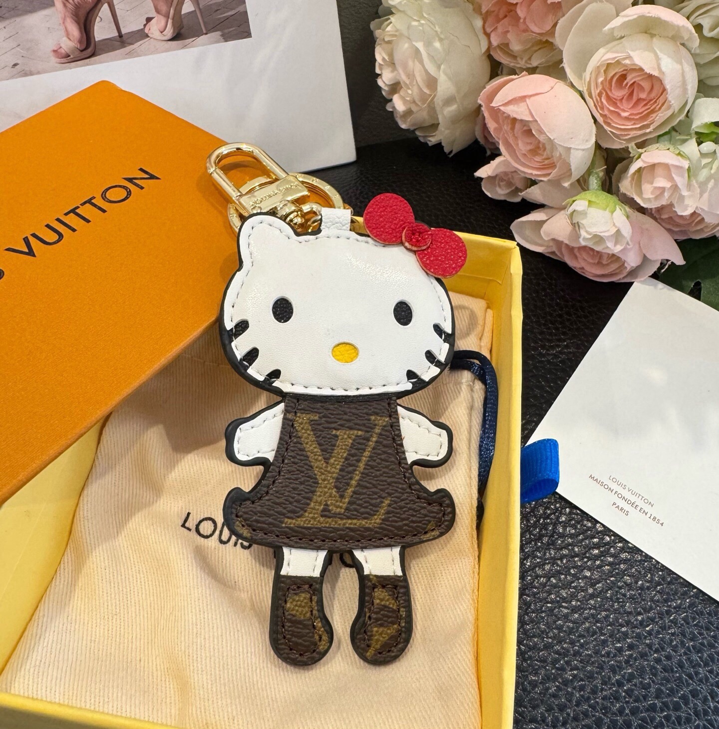❗新品❗Lv钥匙扣 kt猫🐱挂饰包包挂件 独家原单 LOUIS VUITTON 新款  顶级进口PU材质 五金为进口钢 