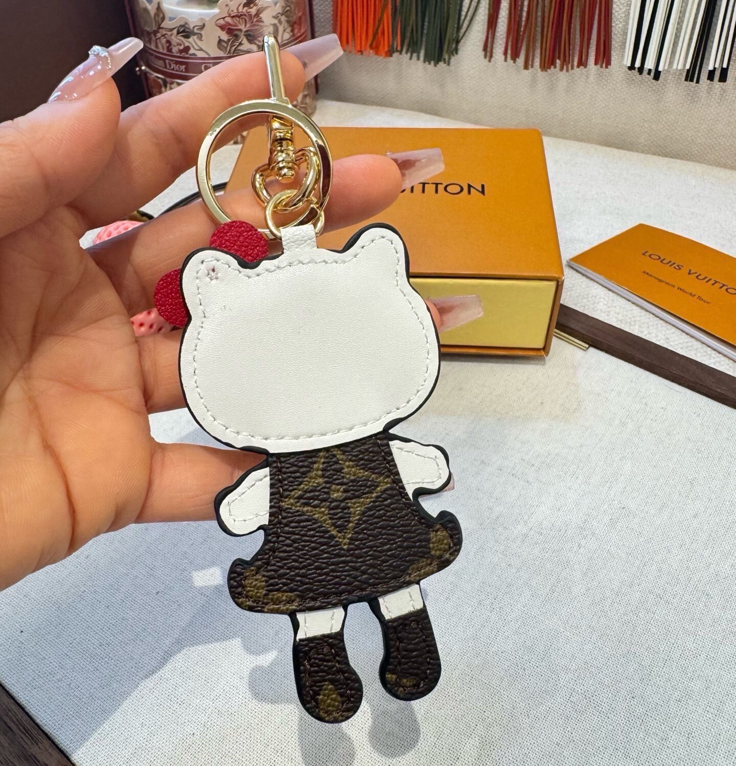 ❗新品❗Lv钥匙扣 kt猫🐱挂饰包包挂件 独家原单 LOUIS VUITTON 新款  顶级进口PU材质 五金为进口钢 