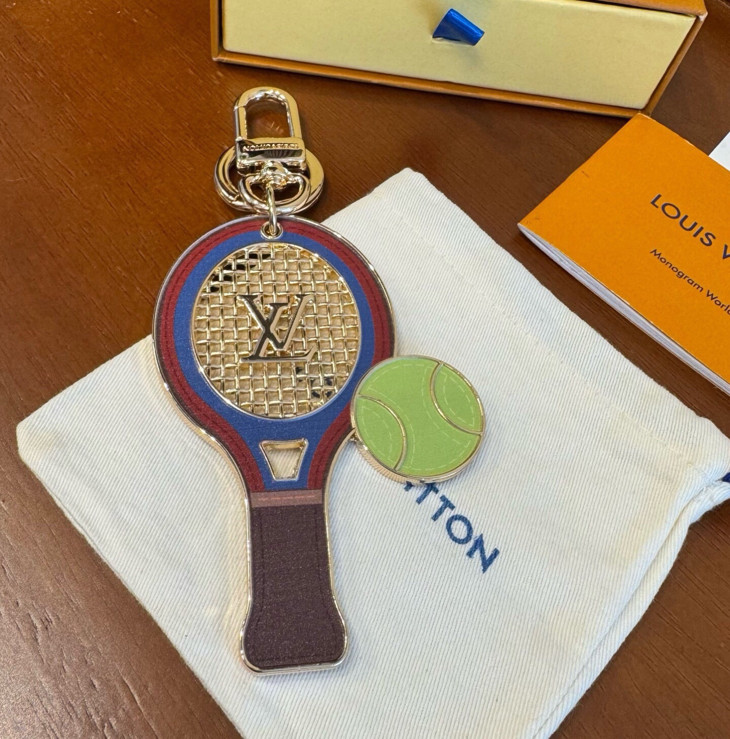 🔥M03925新款 LOUIS VUITTON LV 钥匙扣 TENNIS RACKET 包饰与钥匙扣 网球拍 包挂钥 🔥M03925新款 LOUIS VUITTON LV 钥匙扣 TENNIS RACKET 包饰与钥匙扣 网球拍 包挂钥