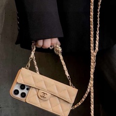💃CHANEL💠香奈儿火爆时尚圈的手机壳 真香系列 热爆美拉德色系 专柜同款⛓链条双C小金球可调节链条长度 鱼子酱皮菱 💃CHANEL💠香奈儿火爆时尚圈的手机壳 真香系列 热爆美拉德色系 专柜同款⛓链条双C小金球可调节链条长度 鱼子酱皮菱