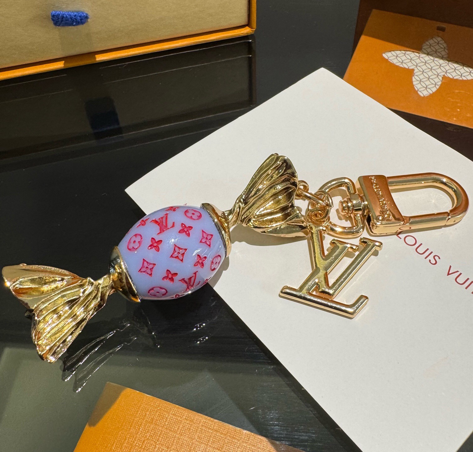 新款 LOUIS VUITTON新款 LV糖果🍬钥匙扣 包包挂件挂饰 钥匙扣 ☀本款 LV Sweets 包饰汲取童年欢 新款 LOUIS VUITTON新款 LV糖果🍬钥匙扣 包包挂件挂饰 钥匙扣 ☀本款 LV Sweets 包饰汲取童年欢