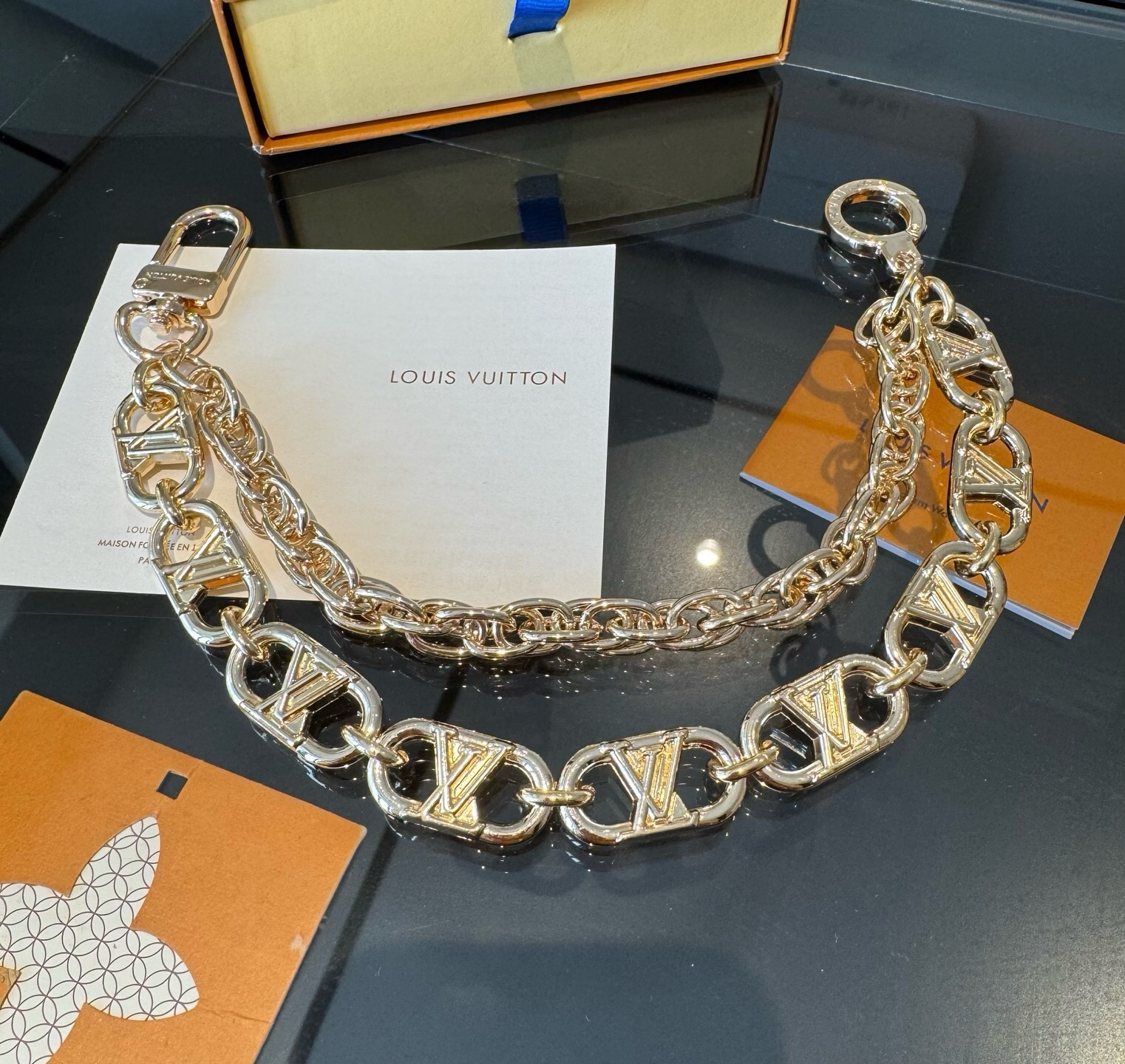 🔥LV 包链 钥匙扣 路易威登新款包链，包包挂件 配饰 多元素材质，舒展时尚个性！