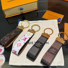 🔥LV 钥匙扣车钥匙扣经典老花/黑格,咖格/白彩/Monogram 帆布不仅精美,而且经久耐用, 是 Dragonne 🔥LV 钥匙扣车钥匙扣经典老花/黑格,咖格/白彩/Monogram 帆布不仅精美,而且经久耐用, 是 Dragonne