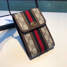 🔥Gucci 手机包包 OPhidia系列 一个男女可用的手机包 生活出门不需要带现金的时代,这个包完全可以满足你日常使 🔥Gucci 手机包包 OPhidia系列 一个男女可用的手机包 生活出门不需要带现金的时代,这个包完全可以满足你日常使