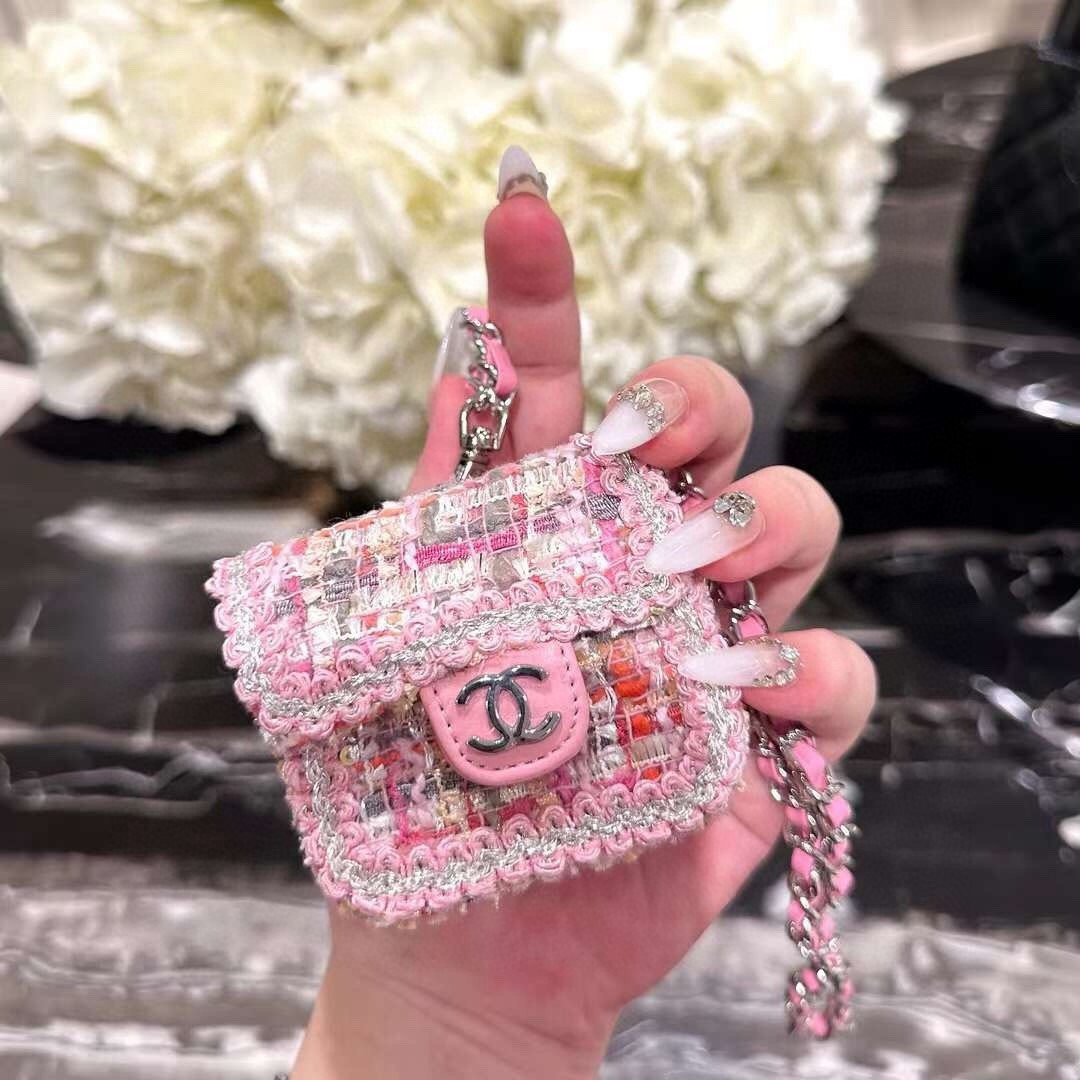 ❤️香奈儿CHANEL mini斜挎包包 粗花呢通用耳机包💥官网1:1耳机包  时尚迷你包包，配链条⛓️挂绳可拆卸可挂脖