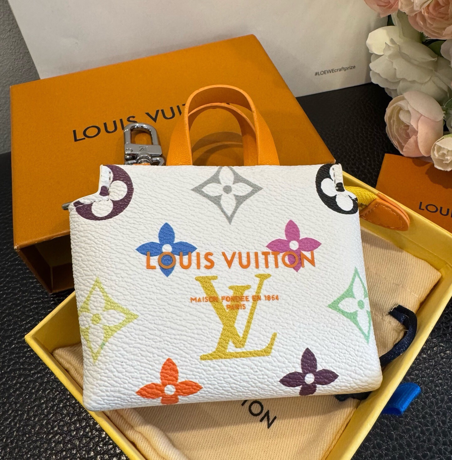 🔥Lv购物袋mini零钱包 👛耳机🎧包 ✨可装口红💄零钱等Mini小拎包，可挂包包上 腰带上 小巧精致💸潮流高档小包包