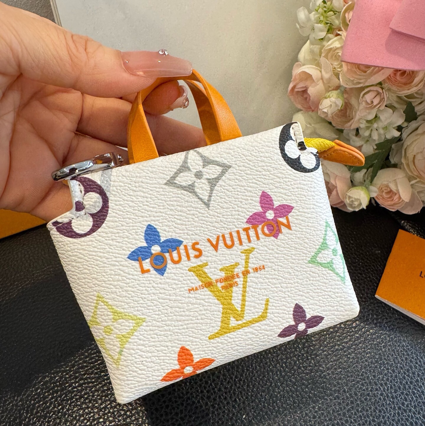 🔥Lv购物袋mini零钱包 👛耳机🎧包 ✨可装口红💄零钱等Mini小拎包，可挂包包上 腰带上 小巧精致💸潮流高档小包包