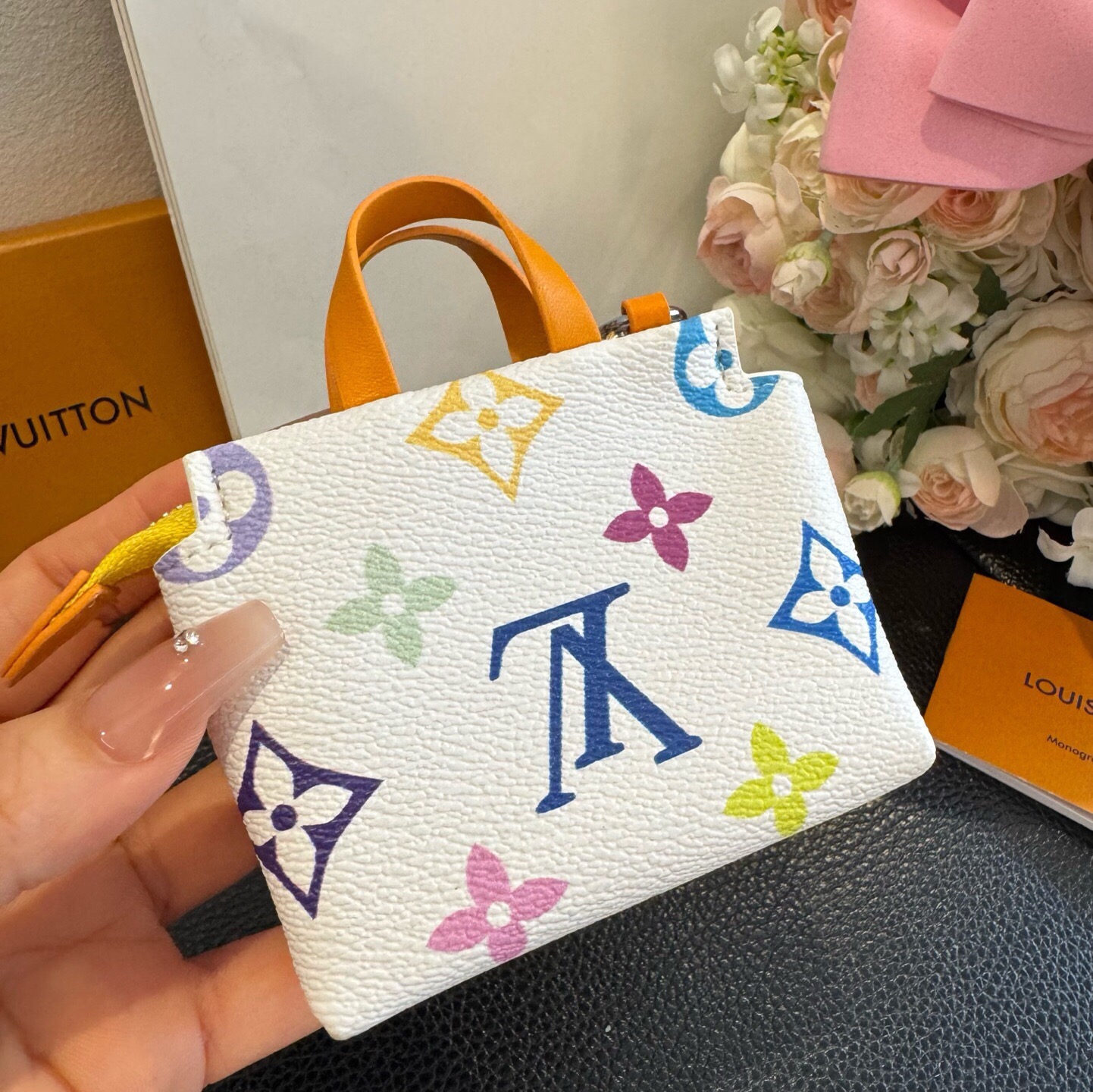 🔥Lv购物袋mini零钱包 👛耳机🎧包 ✨可装口红💄零钱等Mini小拎包，可挂包包上 腰带上 小巧精致💸潮流高档小包包