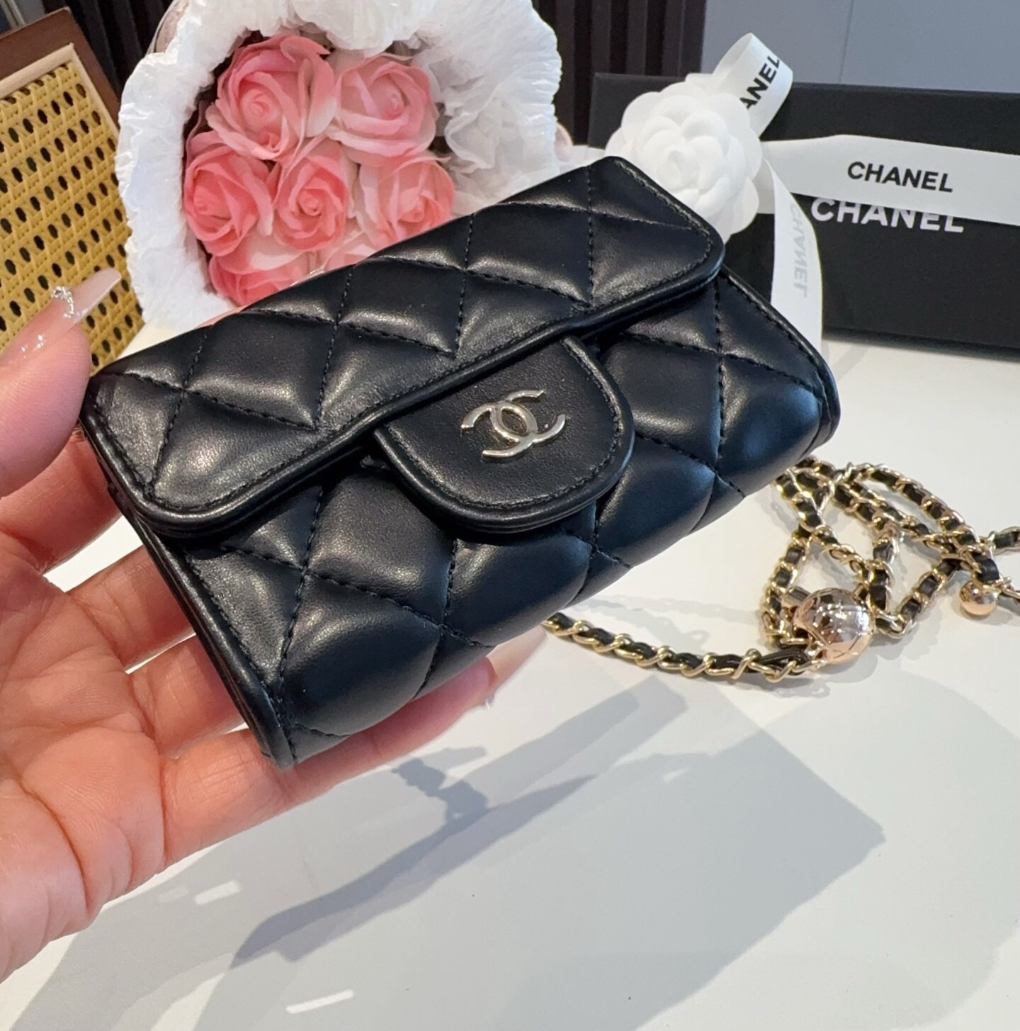 ❤️香奈儿CHANEL 金球mini斜挎包包 零钱包👛搭配金球链条⛓️挂绳可拆卸❤️可放耳机 纸巾 口红💄 钥匙 等小物