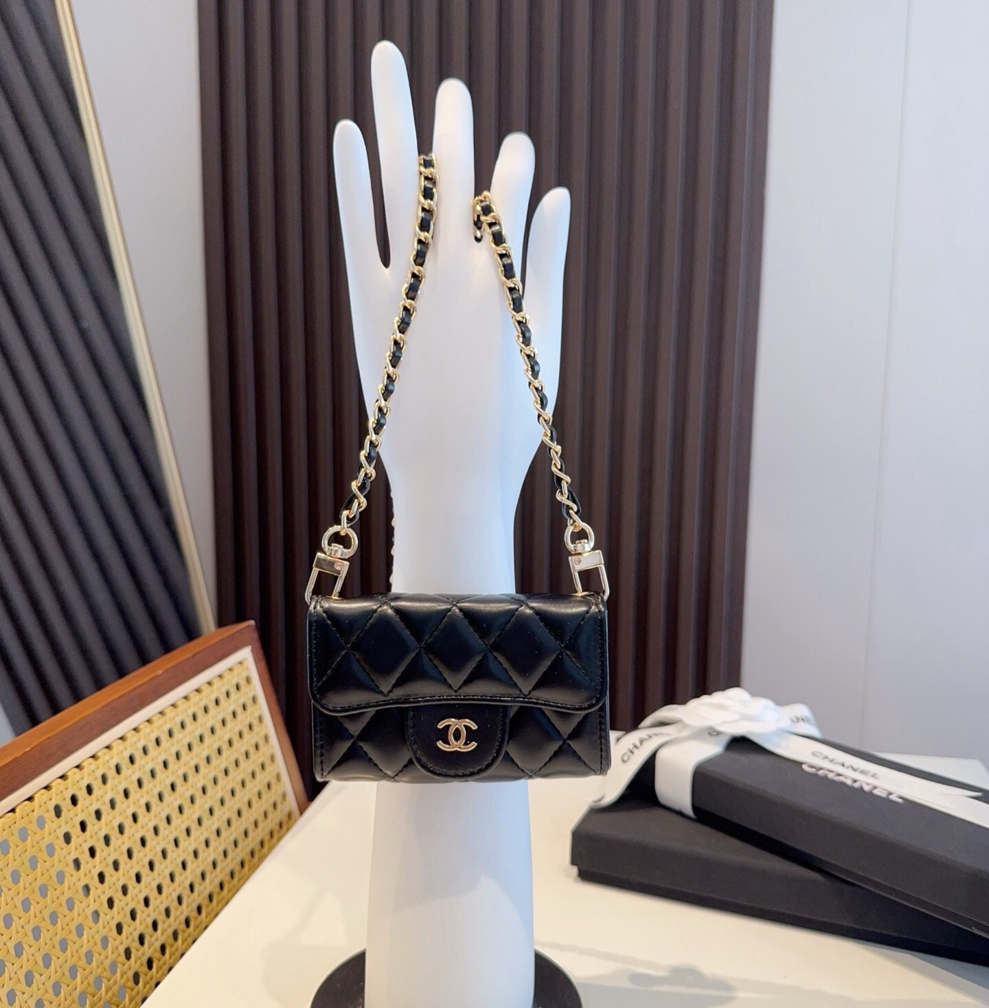 ❤️香奈儿CHANEL 金球mini斜挎包包 零钱包👛搭配金球链条⛓️挂绳可拆卸❤️可放耳机 纸巾 口红💄 钥匙 等小物
