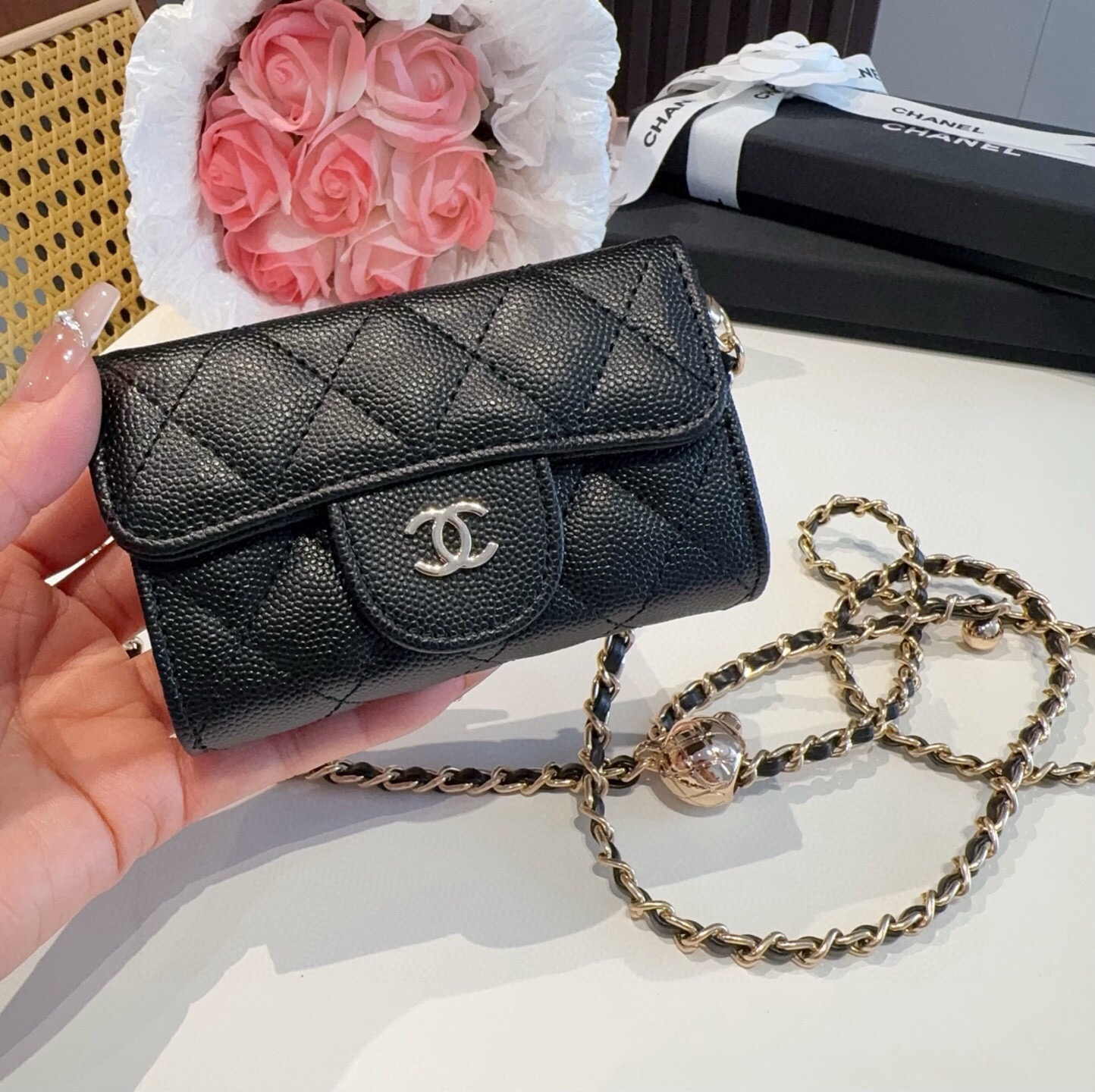 ❤️香奈儿CHANEL 金球mini斜挎包包 零钱包👛搭配金球链条⛓️挂绳可拆卸❤️可放耳机 纸巾 口红💄 钥匙 等小物