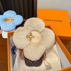 🔥🔥爆款来袭,高版本的 限定款𝐯𝐢𝐯𝐢𝐞𝐧𝐧𝐞毛绒娃娃包包挂饰/钥匙扣挂件 娇媚迷人又不失甜酷的薇薇安太阳花图案 甜酷 🔥🔥爆款来袭,高版本的 限定款𝐯𝐢𝐯𝐢𝐞𝐧𝐧𝐞毛绒娃娃包包挂饰/钥匙扣挂件 娇媚迷人又不失甜酷的薇薇安太阳花图案 甜酷