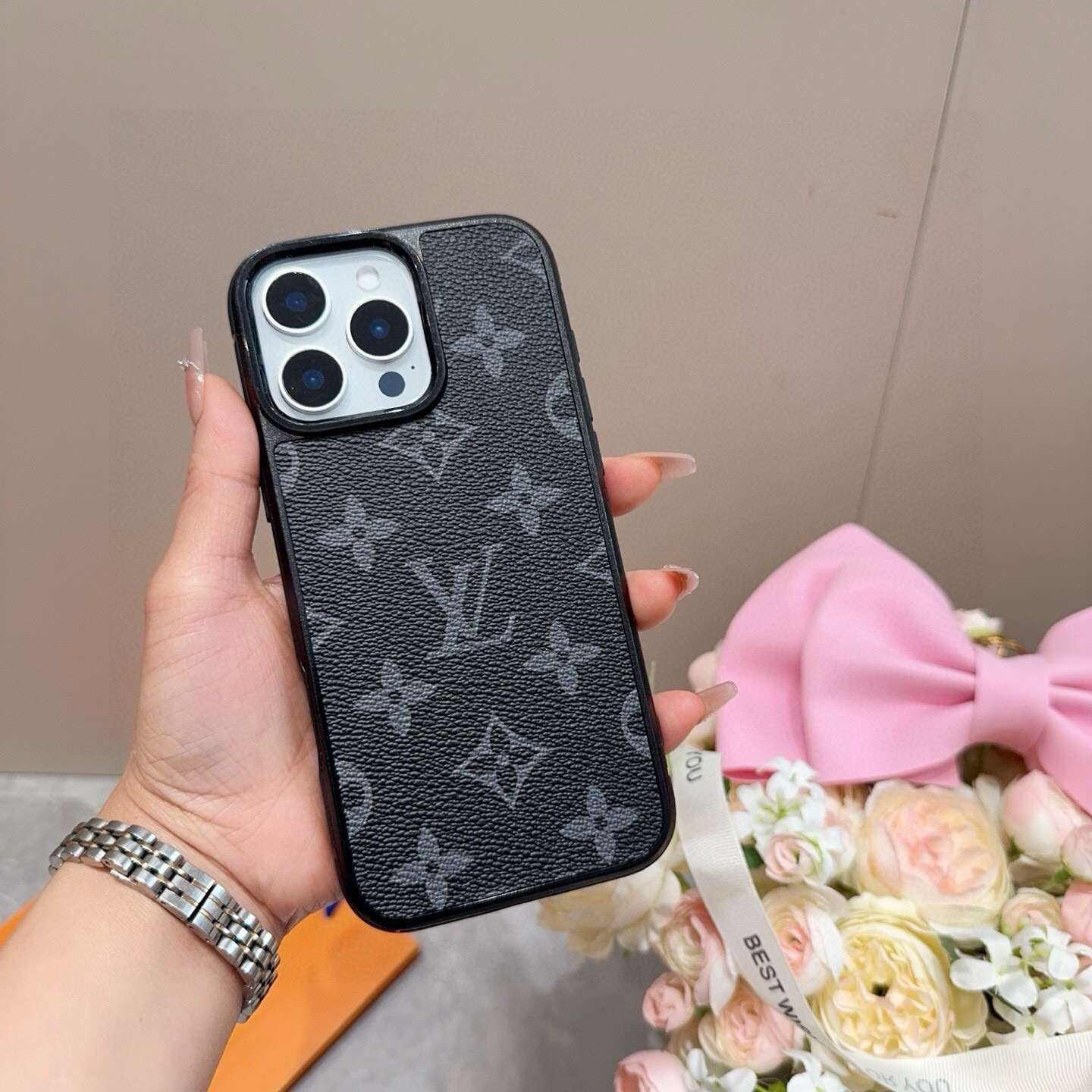 🔥🔥🔥iPhone17型号已到 ，Lv经典老花iPhone手机壳  官网原版皮➕原版素材，经典高端[强] 型号：为了不出