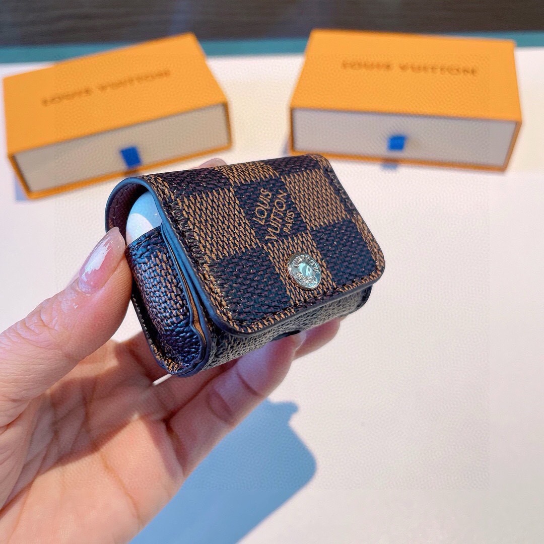 🔥LV耳机包 经典老花原皮耳机套，钥匙扣包包挂件，一举两得！ AirPods 1/2 AirPods 3/ Pro