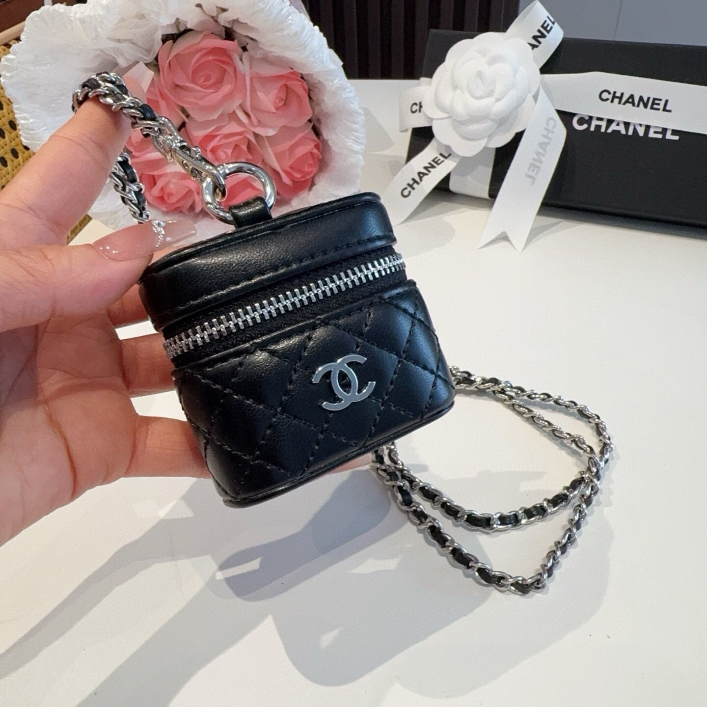 ❤️香奈儿CHANEL mini斜挎包包 通用耳机包💥官网1:1耳机包  时尚迷你包包，链条⛓️挂绳可拆卸可挂脖❤️可挂