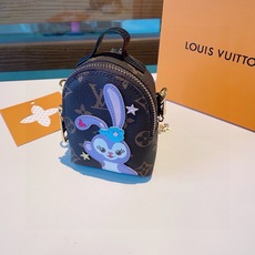 ❗原单货 ☀ LOUIS VUITTON 新款卡通链条斜挎小包,mini包包 可装银行卡💄蓝牙耳机…钥匙扣零钱包 耳机 ❗原单货 ☀ LOUIS VUITTON 新款卡通链条斜挎小包,mini包包 可装银行卡💄蓝牙耳机…钥匙扣零钱包 耳机