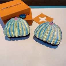 LV草间弥生南瓜零钱包挂饰,南瓜零钱包 9×11×2.5㎝,不是小费包,放iPod刚刚好!可以当耳机包!挂包上绝了!超级 LV草间弥生南瓜零钱包挂饰,南瓜零钱包 9×11×2.5㎝,不是小费包,放iPod刚刚好!可以当耳机包!挂包上绝了!超级