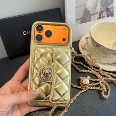 💃CHANEL💠香奈儿火爆时尚圈的手机壳 专柜同款⛓链条小金球可调节链条长度 鱼子酱皮菱格车线翻盖插卡,时尚潮流必备💃 💃CHANEL💠香奈儿火爆时尚圈的手机壳 专柜同款⛓链条小金球可调节链条长度 鱼子酱皮菱格车线翻盖插卡,时尚潮流必备💃