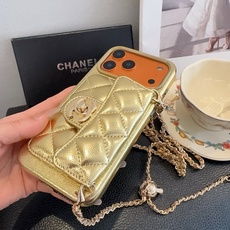 💃CHANEL💠香奈儿火爆时尚圈的手机壳 专柜同款⛓链条小金球可调节链条长度 鱼子酱皮菱格车线翻盖插卡,时尚潮流必备💃 💃CHANEL💠香奈儿火爆时尚圈的手机壳 专柜同款⛓链条小金球可调节链条长度 鱼子酱皮菱格车线翻盖插卡,时尚潮流必备💃