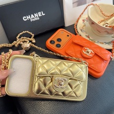 💃CHANEL💠香奈儿火爆时尚圈的手机壳 专柜同款⛓链条小金球可调节链条长度 鱼子酱皮菱格车线翻盖插卡,时尚潮流必备💃 💃CHANEL💠香奈儿火爆时尚圈的手机壳 专柜同款⛓链条小金球可调节链条长度 鱼子酱皮菱格车线翻盖插卡,时尚潮流必备💃