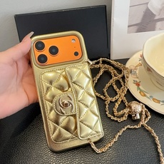 💃CHANEL💠香奈儿火爆时尚圈的手机壳 专柜同款⛓链条小金球可调节链条长度 鱼子酱皮菱格车线翻盖插卡,时尚潮流必备💃 💃CHANEL💠香奈儿火爆时尚圈的手机壳 专柜同款⛓链条小金球可调节链条长度 鱼子酱皮菱格车线翻盖插卡,时尚潮流必备💃