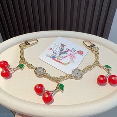 LV X TM 樱桃🍒包挂包链 原单货 Lv钥匙扣包饰包包挂件 Louis Vuitton 路易威登 樱桃🍒钥匙扣包链 LV X TM 樱桃🍒包挂包链 原单货 Lv钥匙扣包饰包包挂件 Louis Vuitton 路易威登 樱桃🍒钥匙扣包链