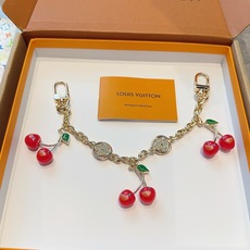 LV X TM 樱桃🍒包挂包链 原单货 Lv钥匙扣包饰包包挂件 Louis Vuitton 路易威登 樱桃🍒钥匙扣包链 LV X TM 樱桃🍒包挂包链 原单货 Lv钥匙扣包饰包包挂件 Louis Vuitton 路易威登 樱桃🍒钥匙扣包链