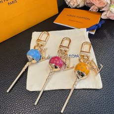 新款 LOUIS VUITTON新款 LV棒棒糖🍭🍬钥匙扣 包包挂件挂饰 钥匙扣 ☀本款 LV Sweets 包饰汲取童 新款 LOUIS VUITTON新款 LV棒棒糖🍭🍬钥匙扣 包包挂件挂饰 钥匙扣 ☀本款 LV Sweets 包饰汲取童
