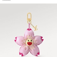 🔥lv钥匙扣 大号包包挂件,Louis Vuitton 路易威登 樱花🌸 LV X TM CHERRY BLOSSOM 🔥lv钥匙扣 大号包包挂件,Louis Vuitton 路易威登 樱花🌸 LV X TM CHERRY BLOSSOM