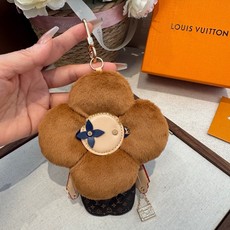 🔥🔥爆款来袭,高版本的 限定款𝐯𝐢𝐯𝐢𝐞𝐧𝐧𝐞毛绒娃娃包包挂饰/钥匙扣挂件 娇媚迷人又不失甜酷的薇薇安太阳花图案 甜酷 🔥🔥爆款来袭,高版本的 限定款𝐯𝐢𝐯𝐢𝐞𝐧𝐧𝐞毛绒娃娃包包挂饰/钥匙扣挂件 娇媚迷人又不失甜酷的薇薇安太阳花图案 甜酷