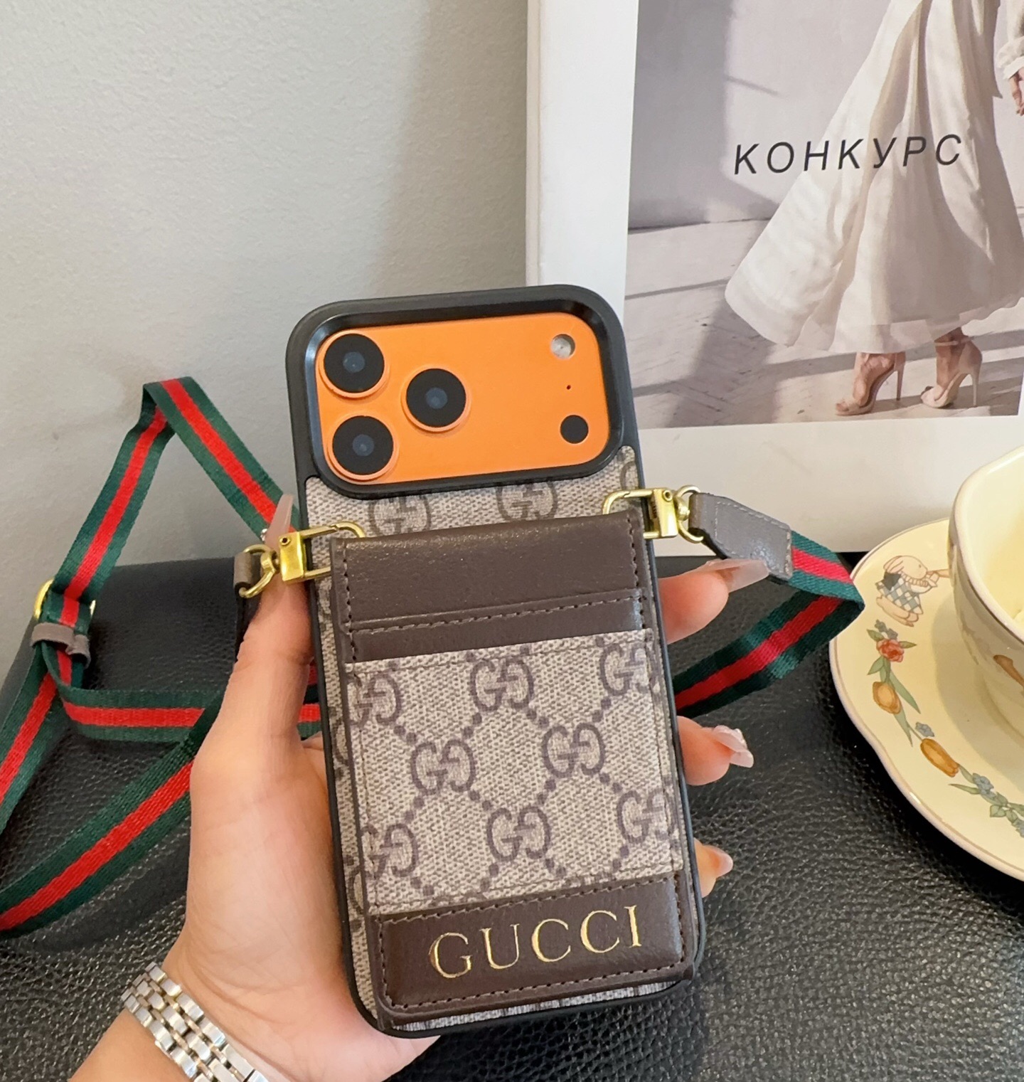 🔥古驰Gucci斜挎卡包手机壳 老花插卡上下翻盖壳 织带斜挎可拆卸 型号:为了不出现报错型号,请打开本机查看手机设置显示 🔥古驰Gucci斜挎卡包手机壳 老花插卡上下翻盖壳 织带斜挎可拆卸 型号:为了不出现报错型号,请打开本机查看手机设置显示