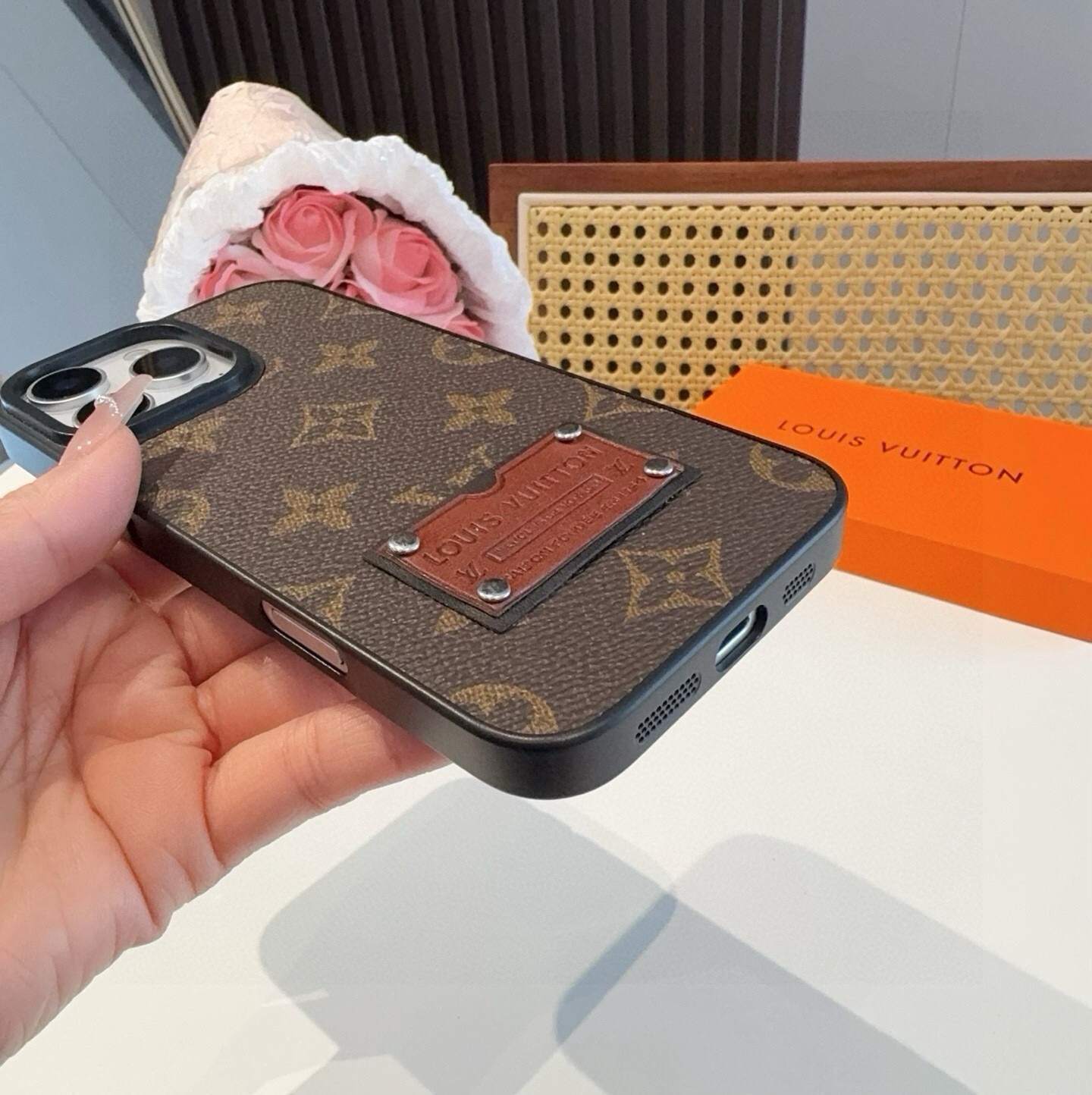 💥LV经典老花手机壳，官网同步贴皮全包手机壳，高端奢华[强] 型号：为了不出现报错型号，请打开本机查看手机设置显示的型号