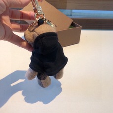 Burberry代工厂小熊🐻挂件,巴宝莉🐻卫衣泰迪熊钥匙扣挂件 温柔到心里🥰 准备已久、精致自留 ! 内部填充物与专 Burberry代工厂小熊🐻挂件,巴宝莉🐻卫衣泰迪熊钥匙扣挂件 温柔到心里🥰 准备已久、精致自留 ! 内部填充物与专
