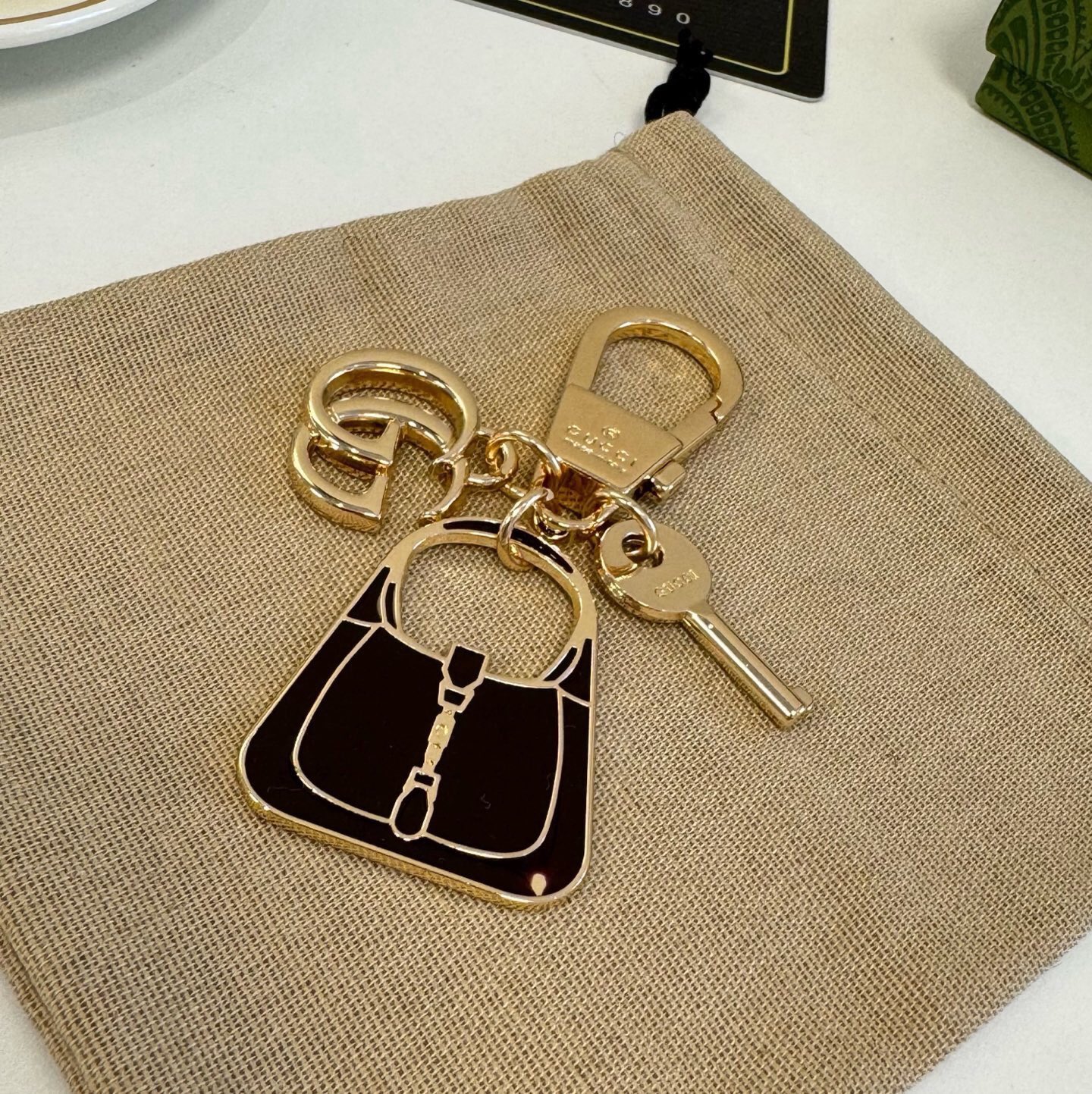 🔥 Gucci 古驰钥匙扣 包包挂件挂饰  ☀️俏皮可爱的手袋挂饰👛造型设计