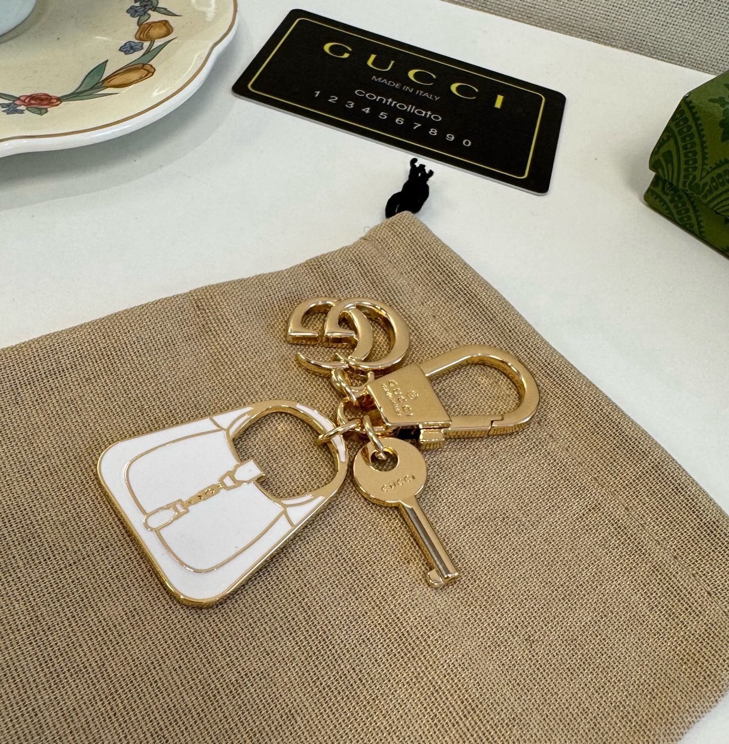 🔥 Gucci 古驰钥匙扣 包包挂件挂饰  ☀️俏皮可爱的手袋挂饰👛造型设计