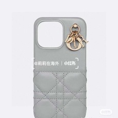 Dior迪奥手机壳 戴妃格五金吊坠🎁官网1:1 同步更新🔥大牌原创设计 型号:为了不出现报错型号,请打开本机查看手机设置 Dior迪奥手机壳 戴妃格五金吊坠🎁官网1:1 同步更新🔥大牌原创设计 型号:为了不出现报错型号,请打开本机查看手机设置