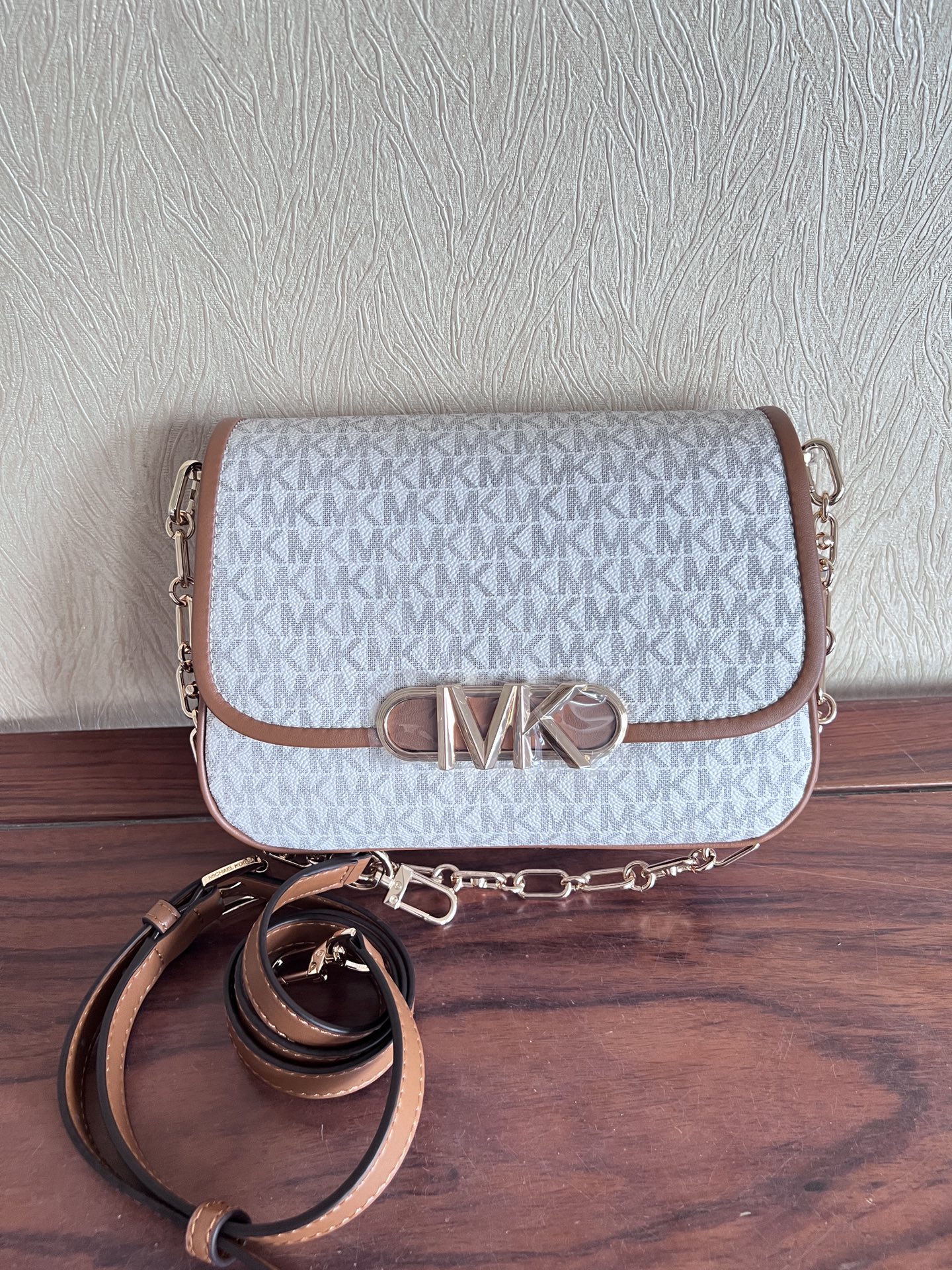 Michael Kors 白鹿同款2022秋季新款 MK Parker 中号链条马鞍包斜挎单肩包 尺寸24-17