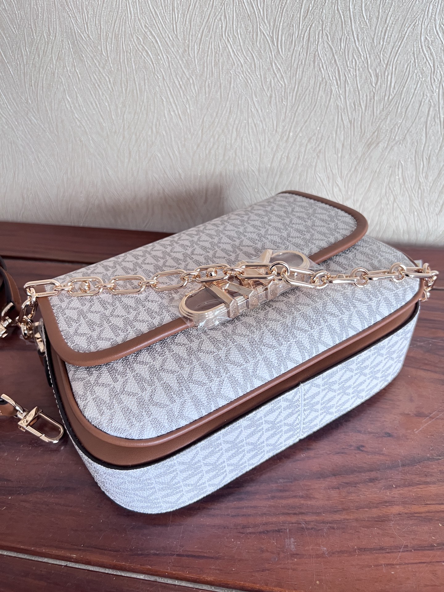 Michael Kors 白鹿同款2022秋季新款 MK Parker 中号链条马鞍包斜挎单肩包 尺寸24-17
