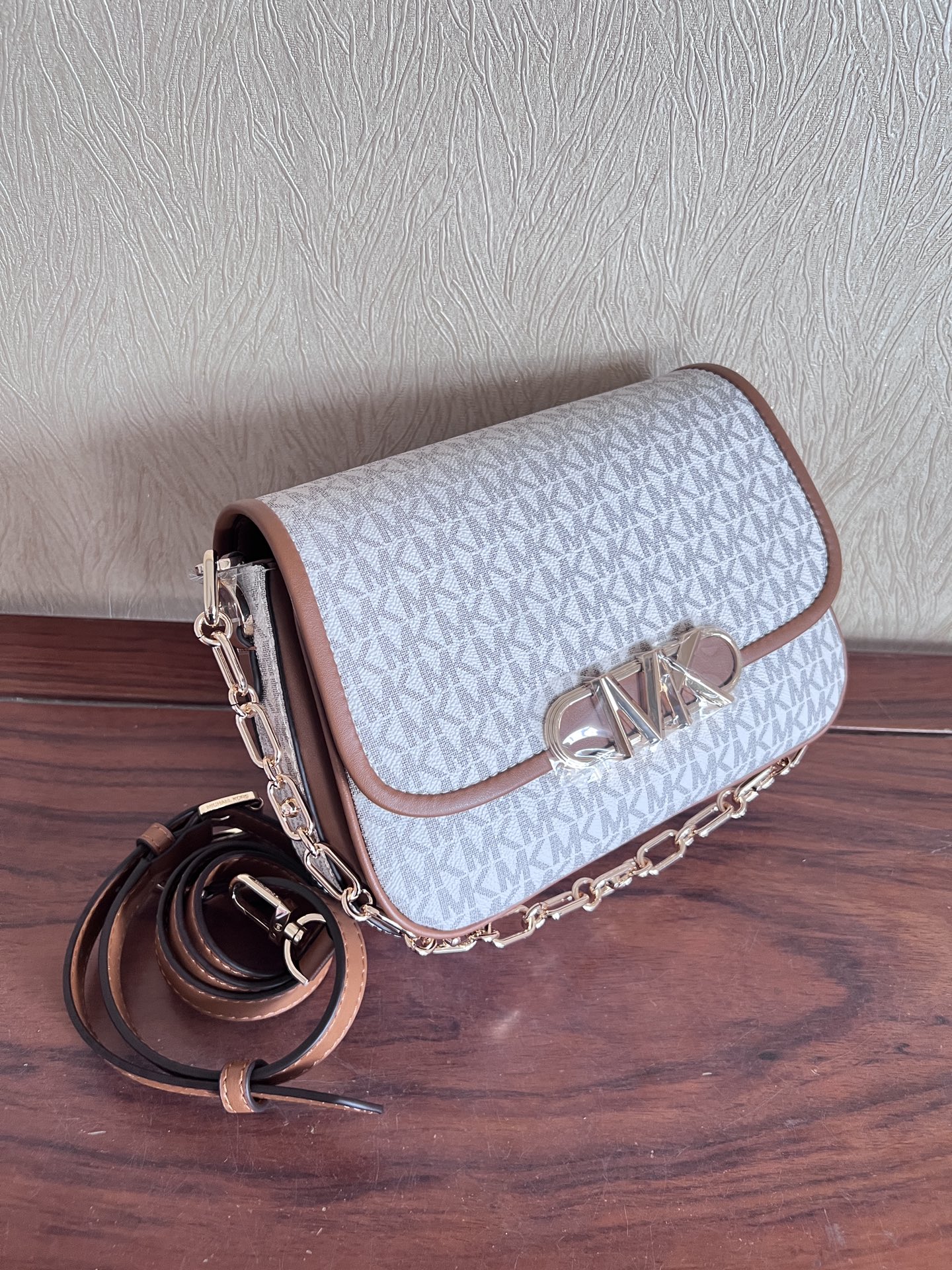 Michael Kors 白鹿同款2022秋季新款 MK Parker 中号链条马鞍包斜挎单肩包 尺寸24-17