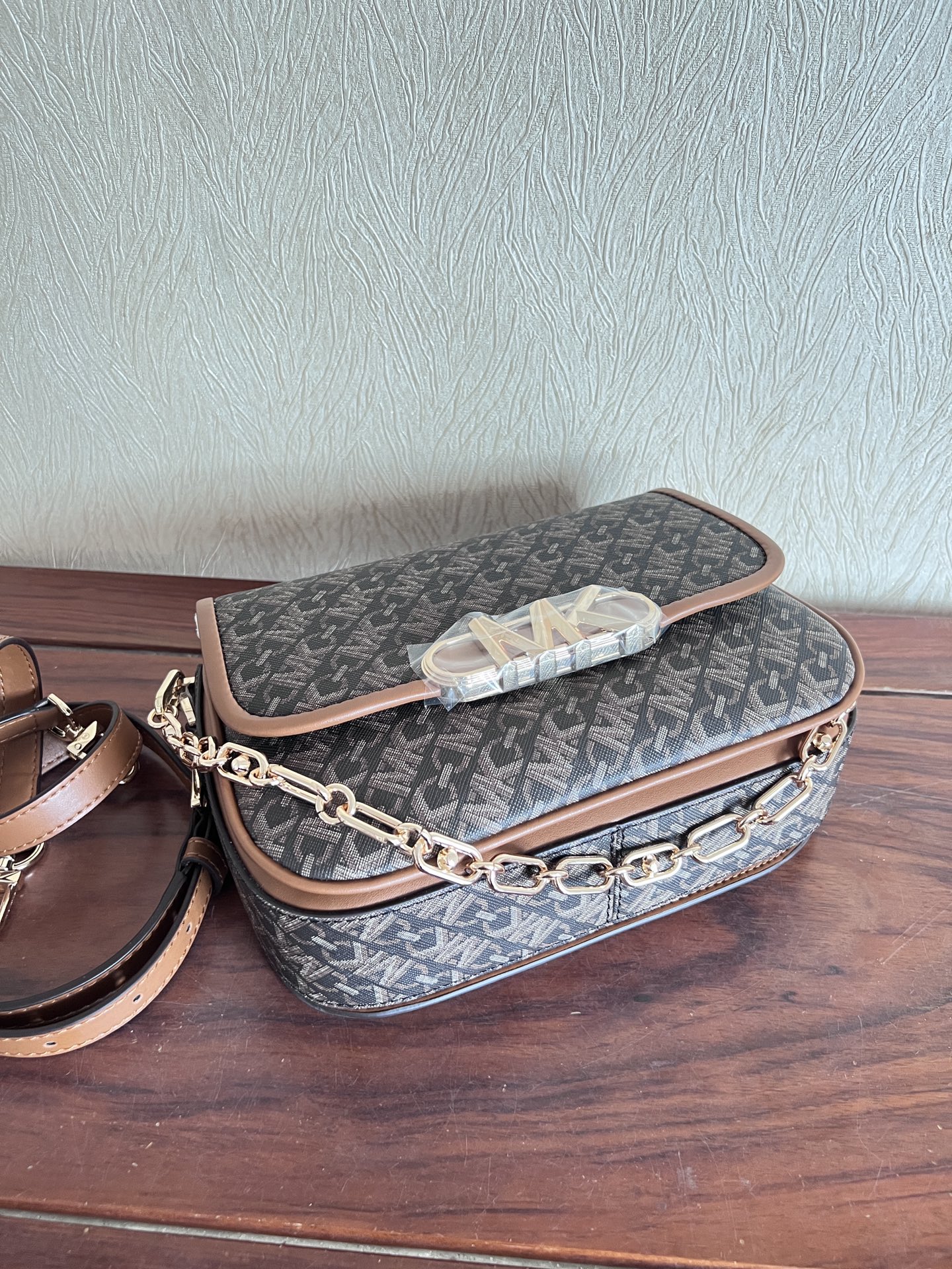 Michael Kors 白鹿同款2022秋季新款 MK Parker 中号链条马鞍包斜挎单肩包 尺寸24-17