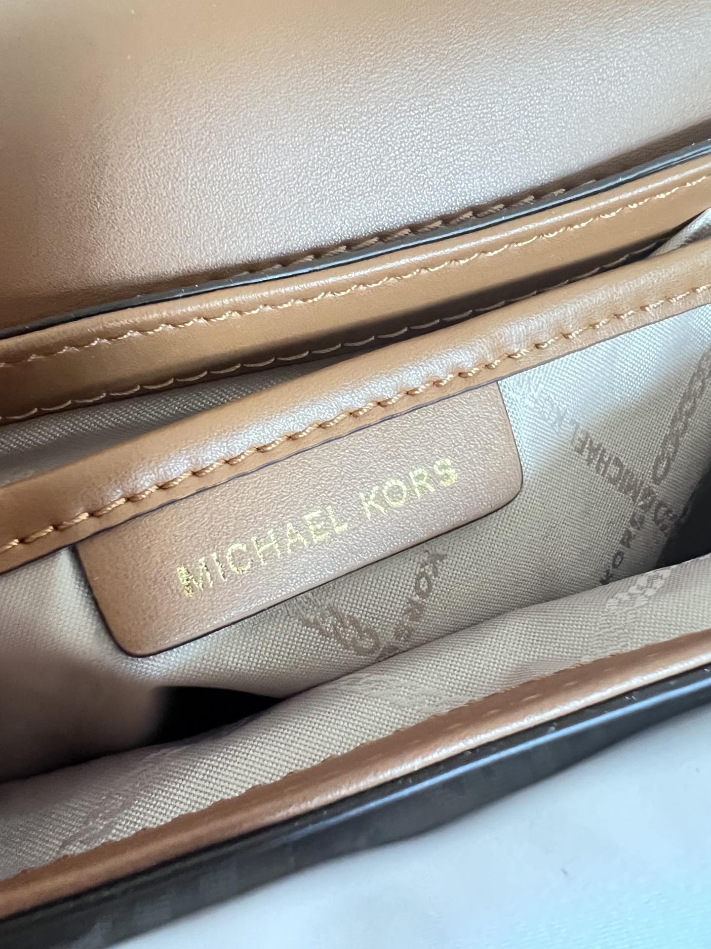 Michael Kors 白鹿同款2022秋季新款 MK Parker 中号链条马鞍包斜挎单肩包 尺寸24-17