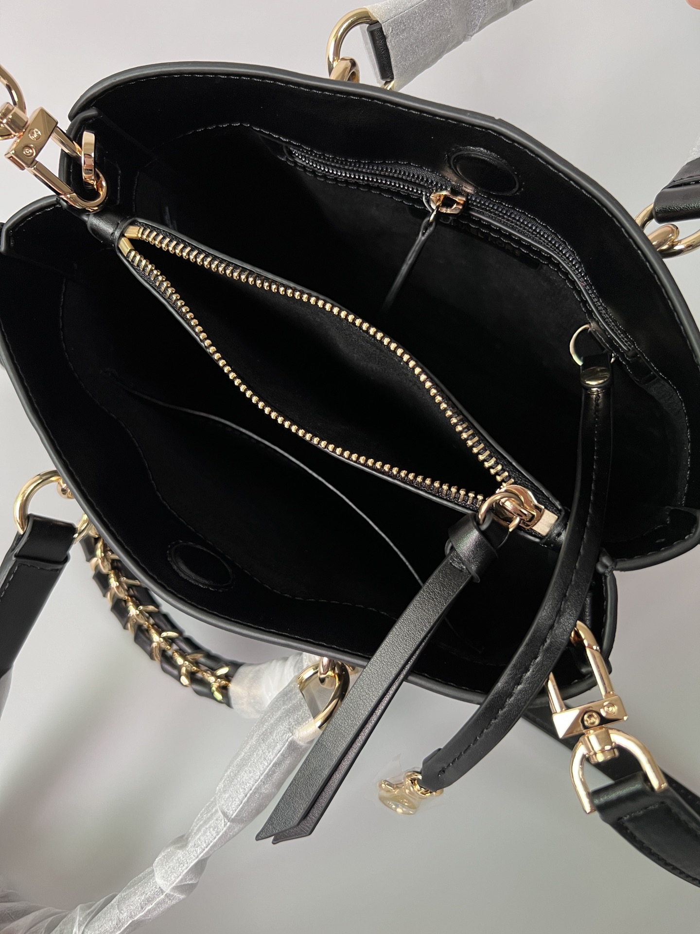 Michael Kors ～2024新款 cece戴妃包 牛皮手提单肩链条包 采用简洁的包型把控 感 无一丝赘余的设计