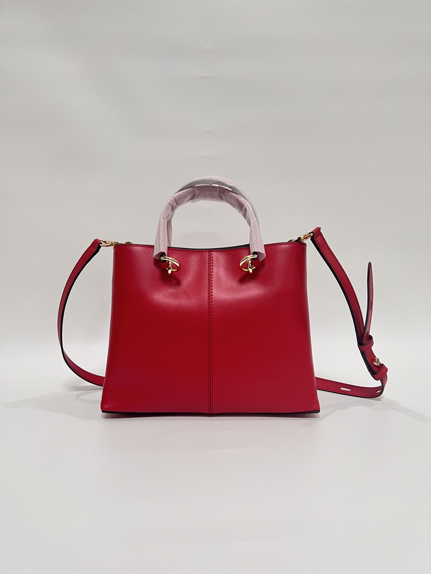 Michael Kors ～2024新款 cece戴妃包 牛皮手提单肩链条包 采用简洁的包型把控 感 无一丝赘余的设计