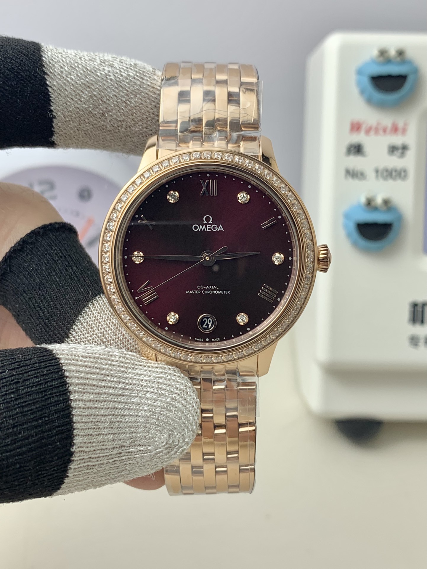 NO:391525,VS New Women's Butterfly Fly Full Rose Red Diamond 5812 Model!  !  ,19860909VS 新款女蝶飞全玫红钻 5812型号！！,,Watch