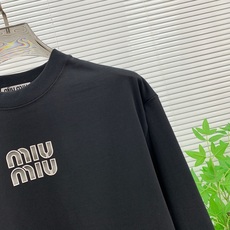 PMIU MIU 🔥🔥高端定制 2025秋冬新款首发专柜最新款长袖打底单穿400克纯棉重工凹凸图案设计 PMIU MIU 🔥🔥高端定制 2025秋冬新款首发专柜最新款长袖打底单穿400克纯棉重工凹凸图案设计